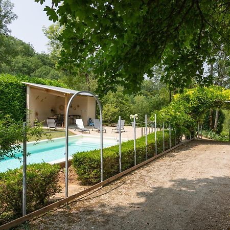 Le Moulin De La Maison Des Templiers Villa Saint-Cernin-de-Larche Bagian luar foto