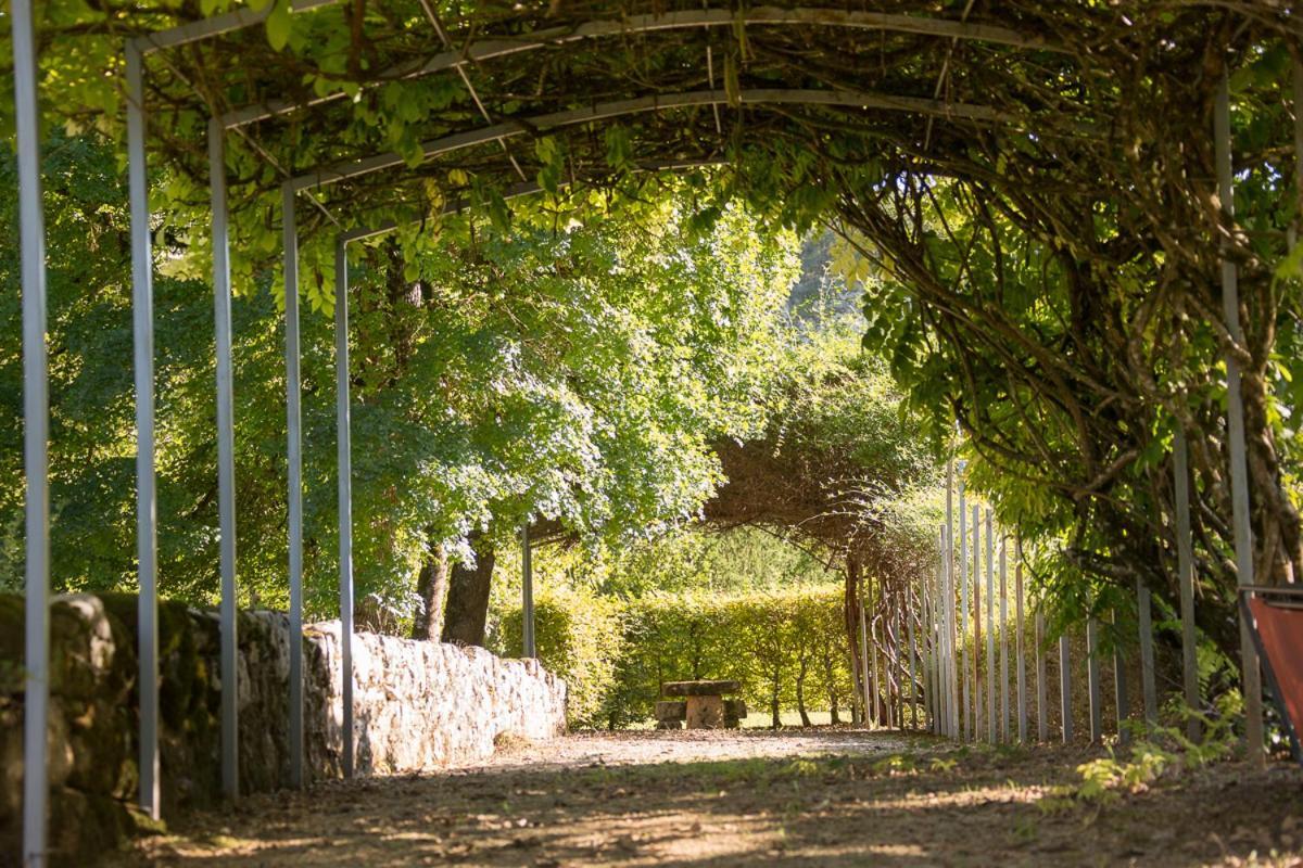 Le Moulin De La Maison Des Templiers Villa Saint-Cernin-de-Larche Bagian luar foto