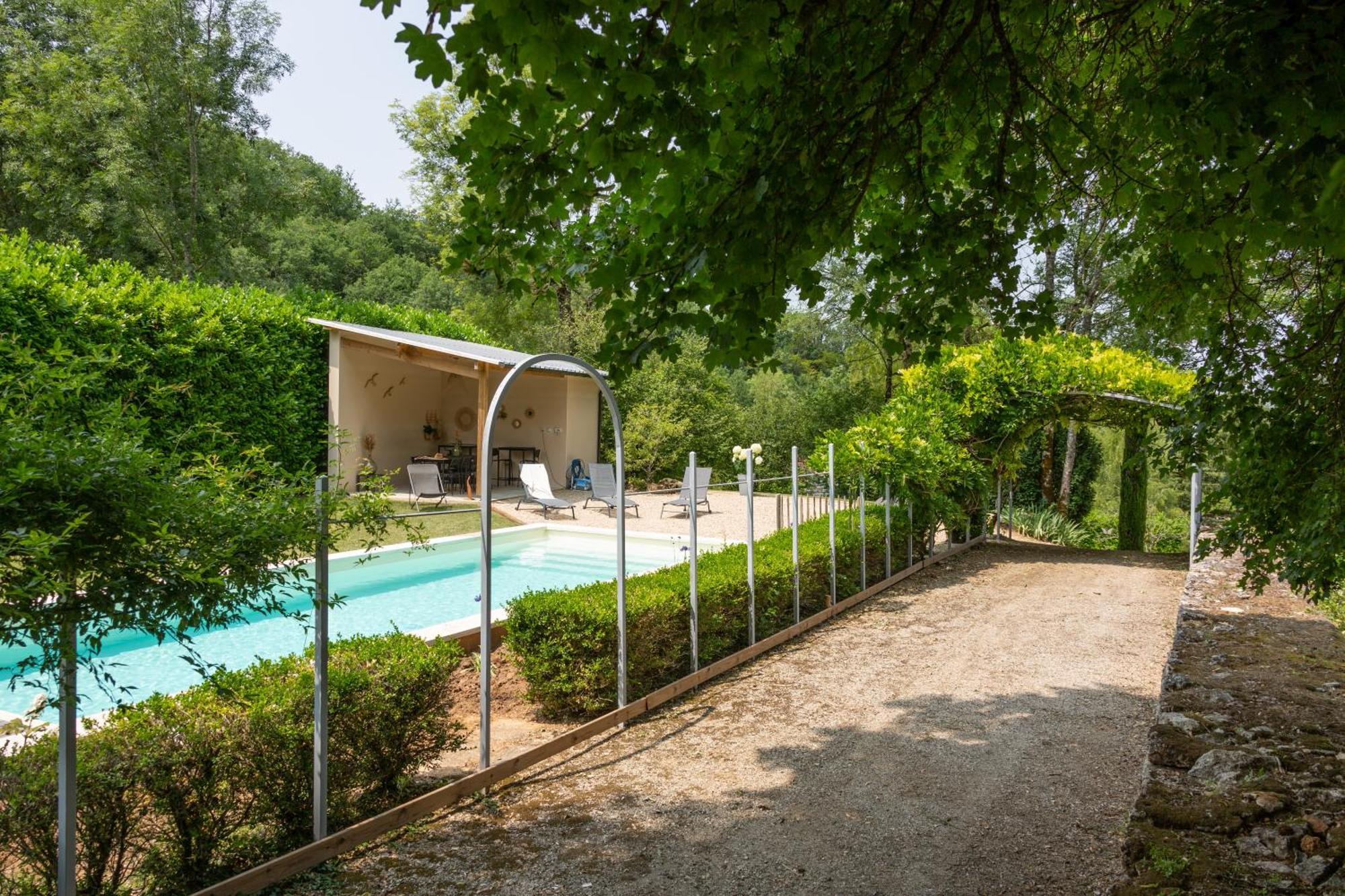 Le Moulin De La Maison Des Templiers Villa Saint-Cernin-de-Larche Bagian luar foto